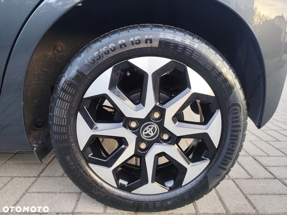 Toyota Aygo x-clusiv - 21