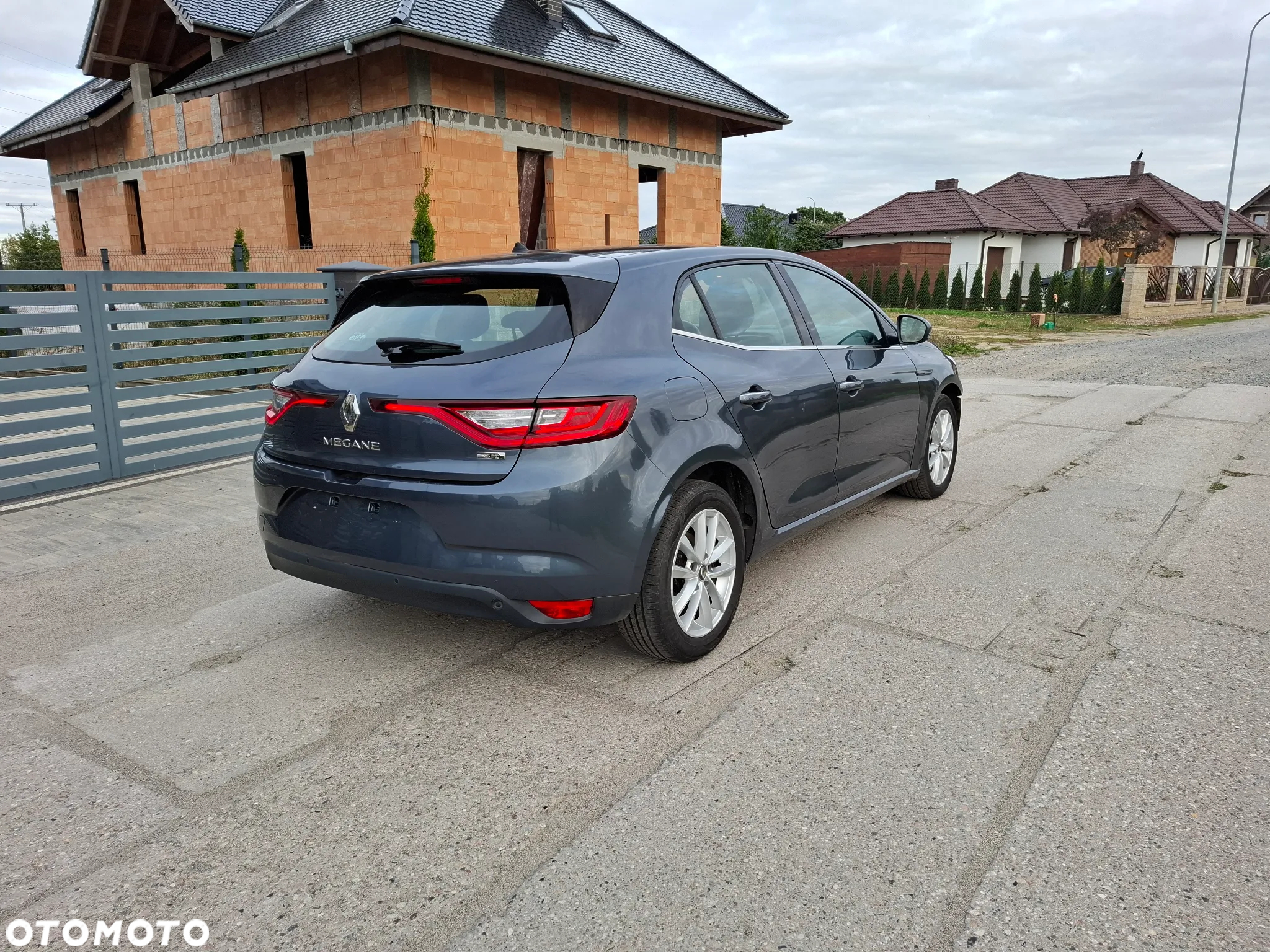 Renault Megane ENERGY dCi 110 EDC INTENS - 3