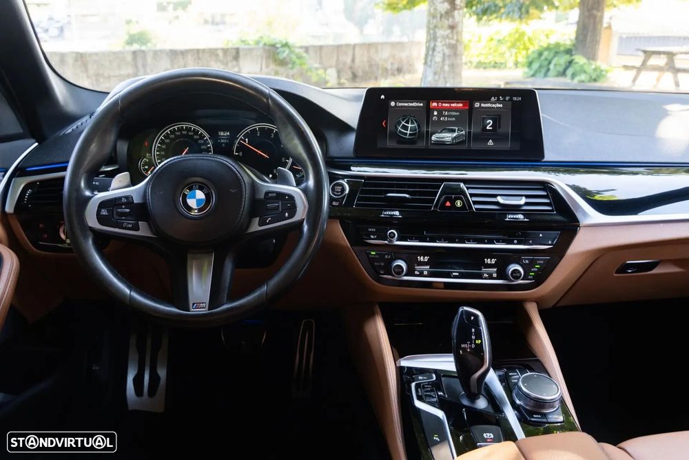 BMW 520 d Pack Desportivo M Auto - 11