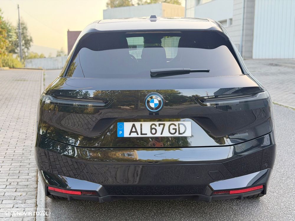 BMW iX xDrive 40 Pack Desportivo - 26