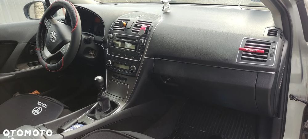 Toyota Avensis 1.8 Sol - 6