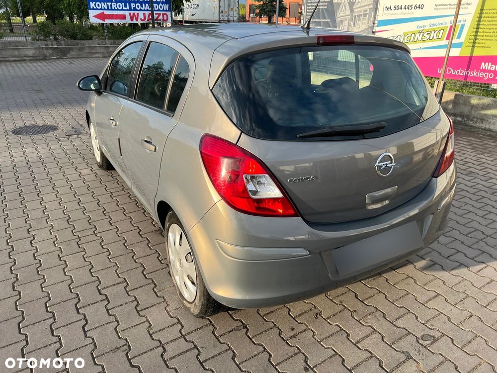 Opel Corsa 2011 photo 2