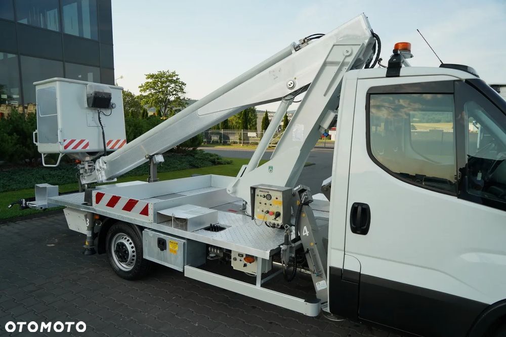 Iveco DAILY 35-140 / ZWYŻKA / PODNOŚNIK KOSZOWY MULTITEL  160 ALU   / 4 PODPORY / MANUAL / 2017 R - 21