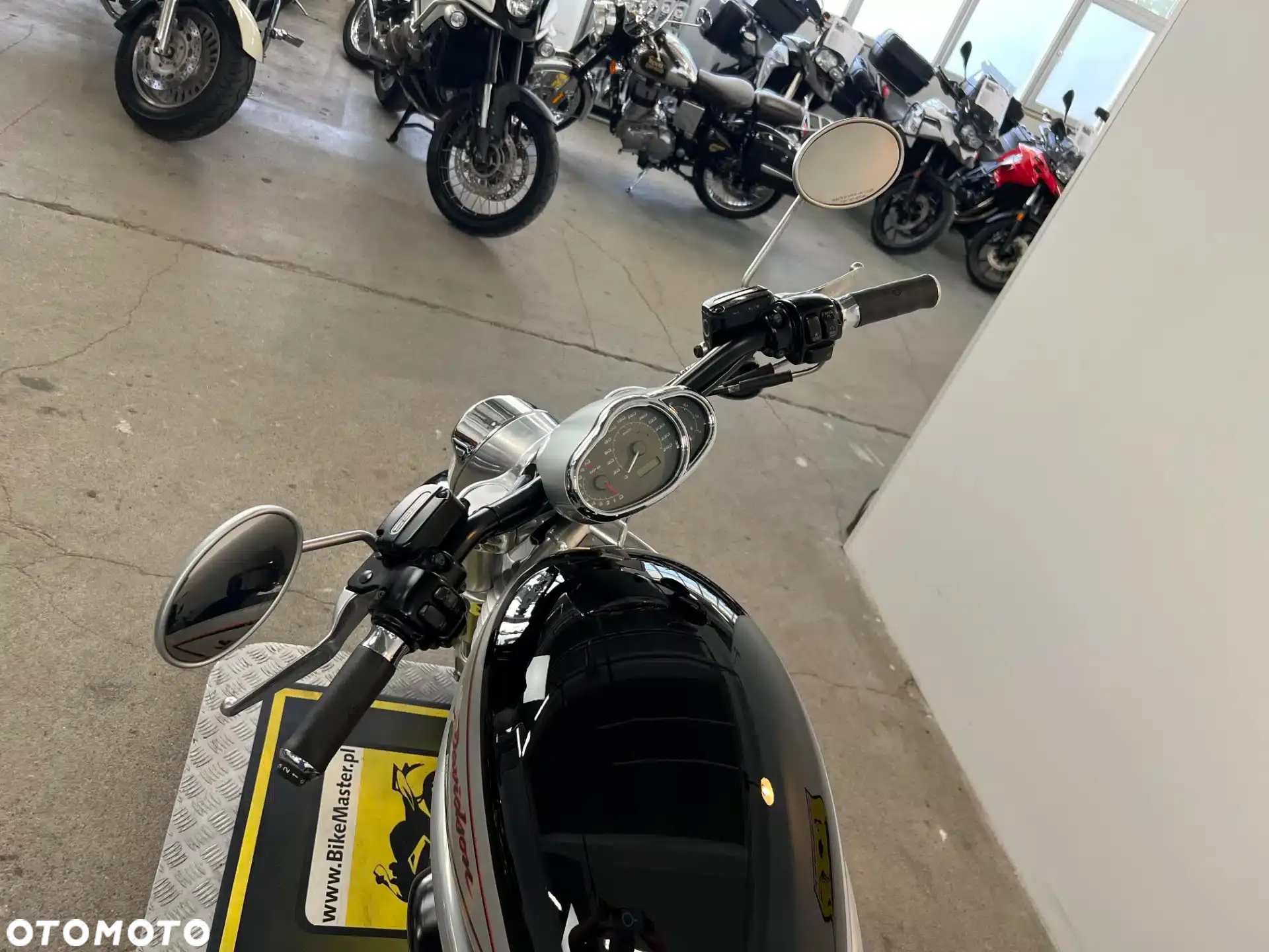 Harley-Davidson V-Rod Street Rod - 29