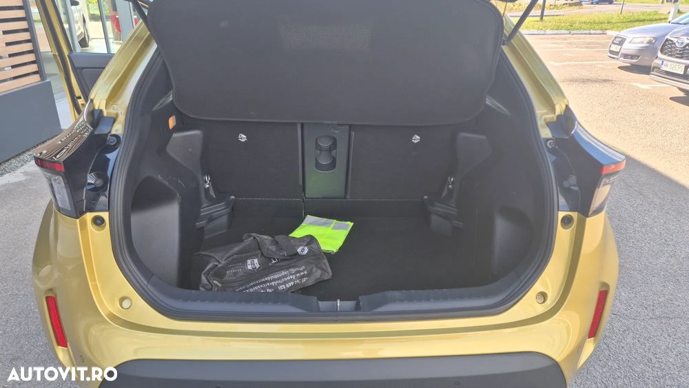 Toyota Yaris Cross 1.5 VVT-i HSD 4x2 Dynamic - 24