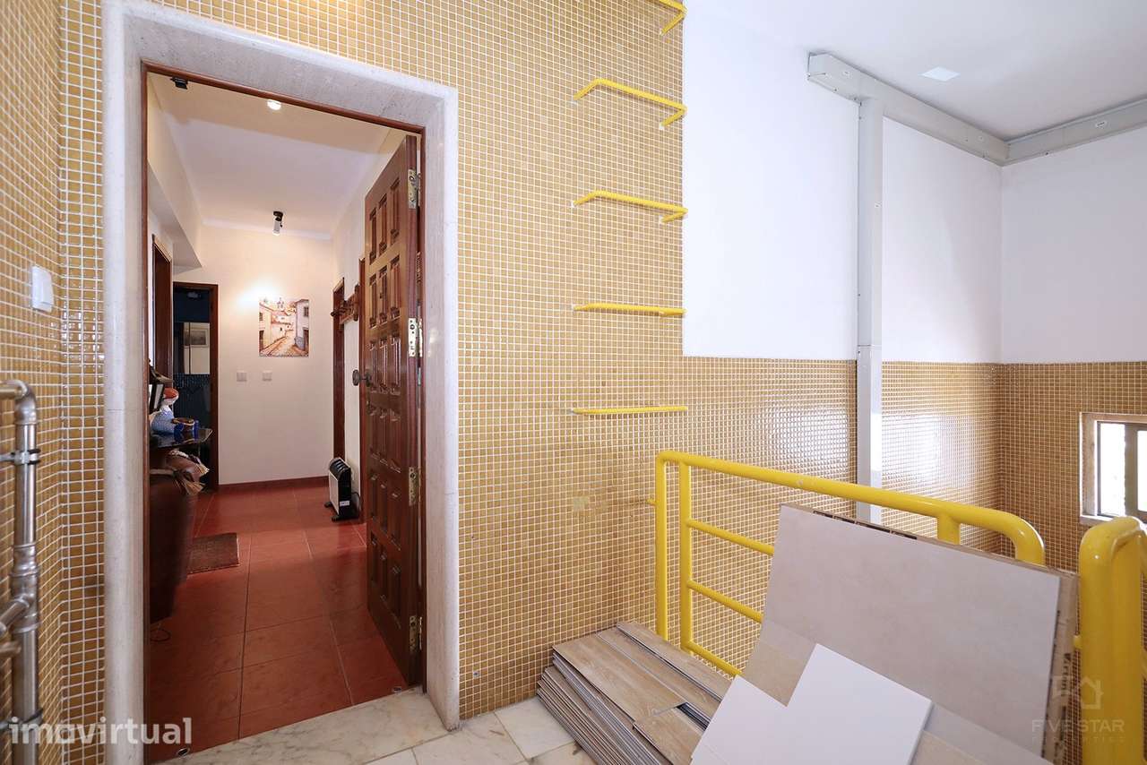 T2 - Apartamento com Varanda - Alapraia – Estoril - Grande imagem: 4/34