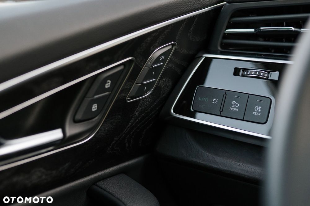 Audi Q7 55 TFSI quattro tiptronic S line - 36