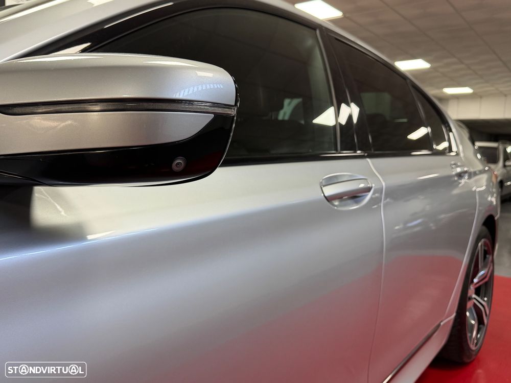 BMW 740 d xDrive Pack M Auto - 12