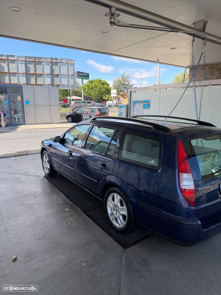 Ford Mondeo 2.0 TDdi Ghia - 13