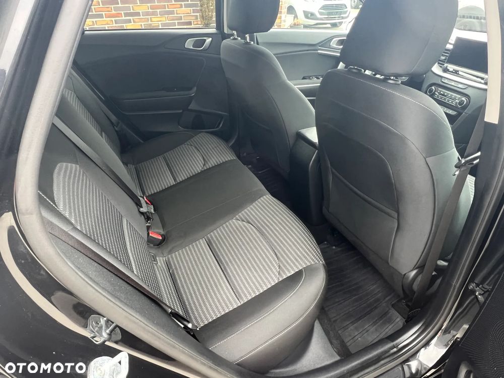 Kia Ceed - 22