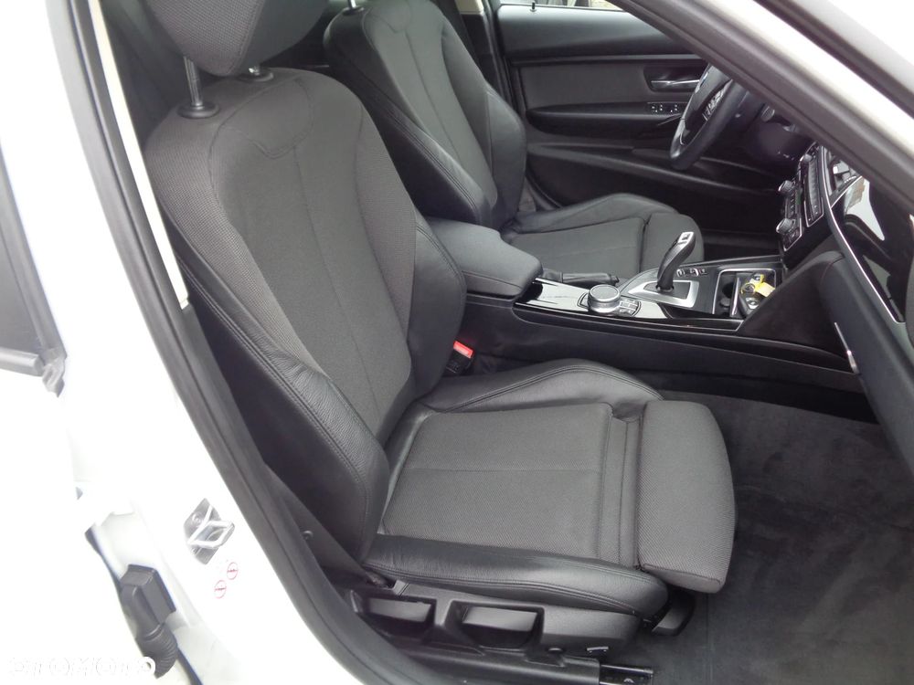 BMW Seria 3 320d xDrive Edition Luxury Line Purity - 20