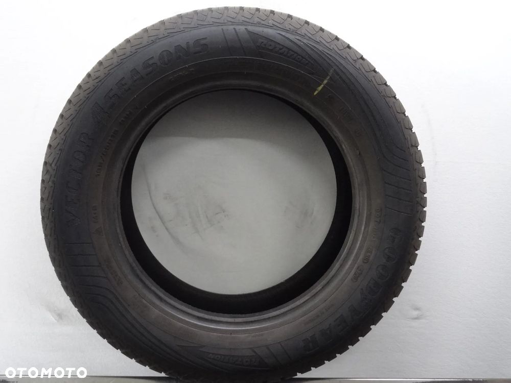 195/65R15 GOODYEAR VECTOR 4SEASONS G2 , 7,1mm R3800 - 4