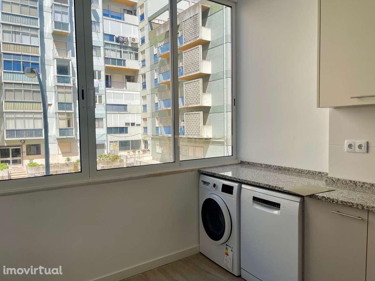 Apartamento T2 Renovado em Lisboa - Grande imagem: 3/23