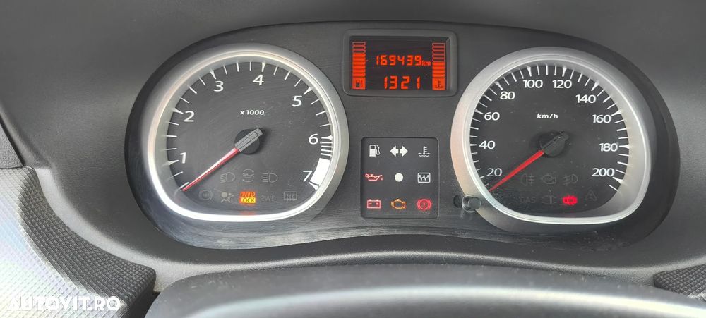 Dacia Duster 1.6 4x4 Laureate - 8