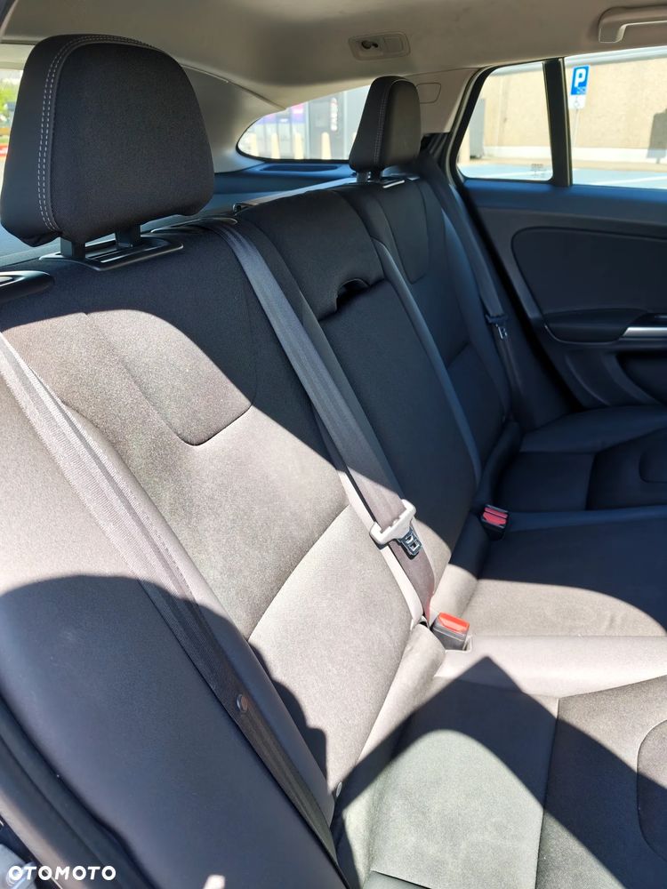 Volvo V60 D4 Drive-E Momentum - 18
