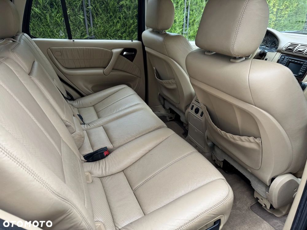 Mercedes-Benz ML - 13