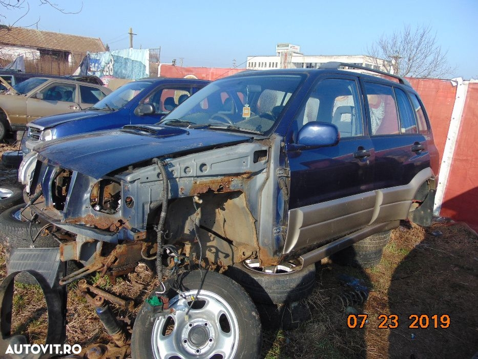 Dezmembrez Suzuki Grand Vitara 2.0hdi cutie motor planetara usa far - 2