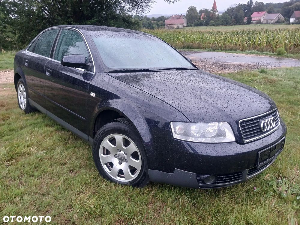 Audi A4 Limousine - 1