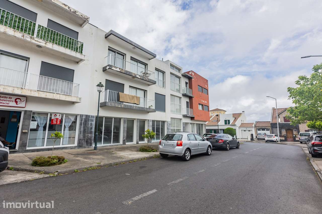 Espaço Comercial - Ribeira Grande (Conceição) - Grande imagem: 3/14