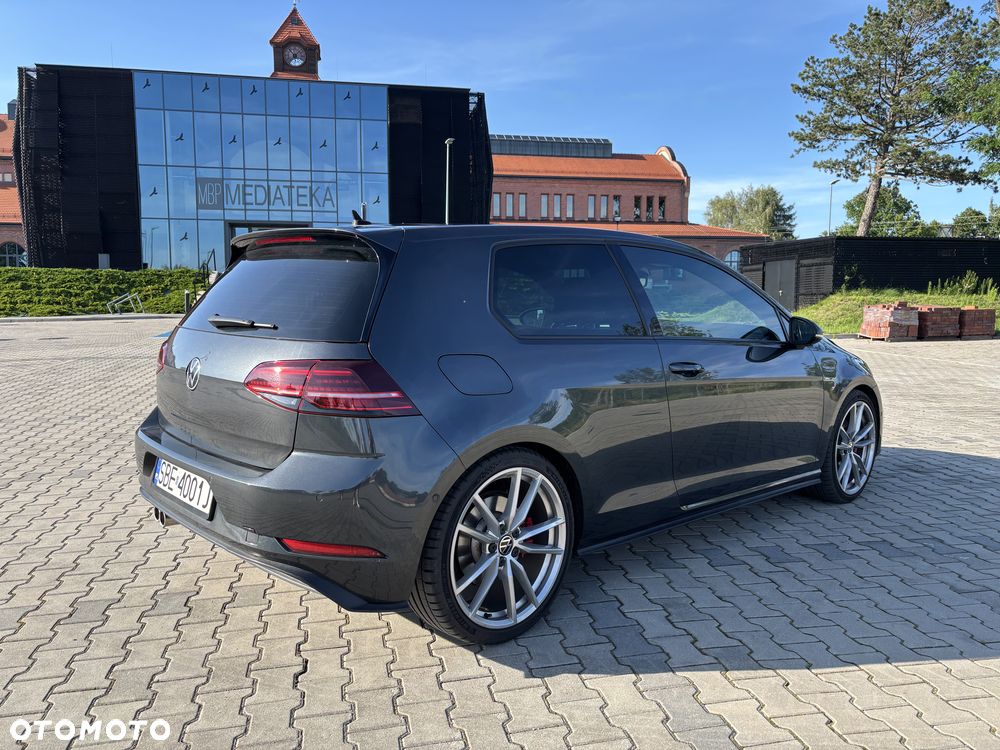 Volkswagen Golf - 6