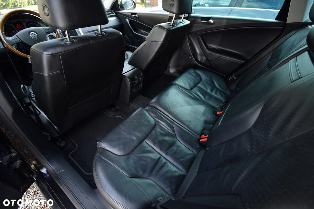 Volkswagen Passat 2.0 TDI 4Motion Individual - 30