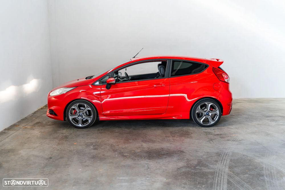 Ford Fiesta 1.6 EcoBoost c/ Pack Pele Desportiva ST - 41
