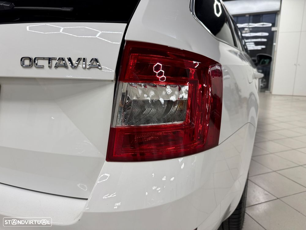 Skoda Octavia Break 1.6 TDi Sportline Pack DSG - 6