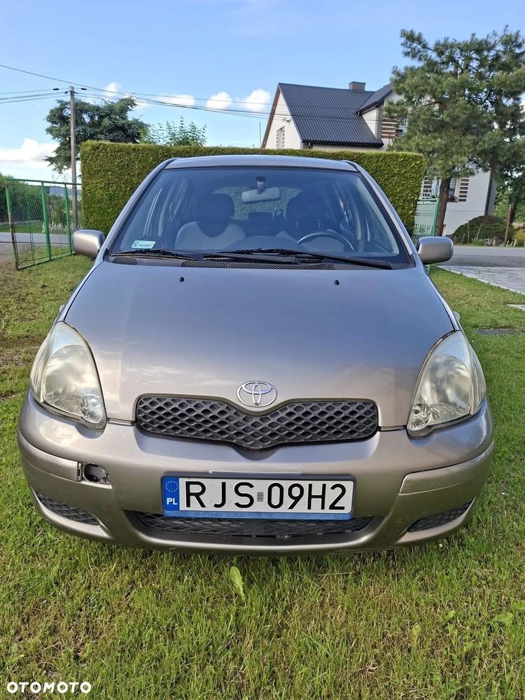 Toyota Yaris 1.4 D-4D Base - 1