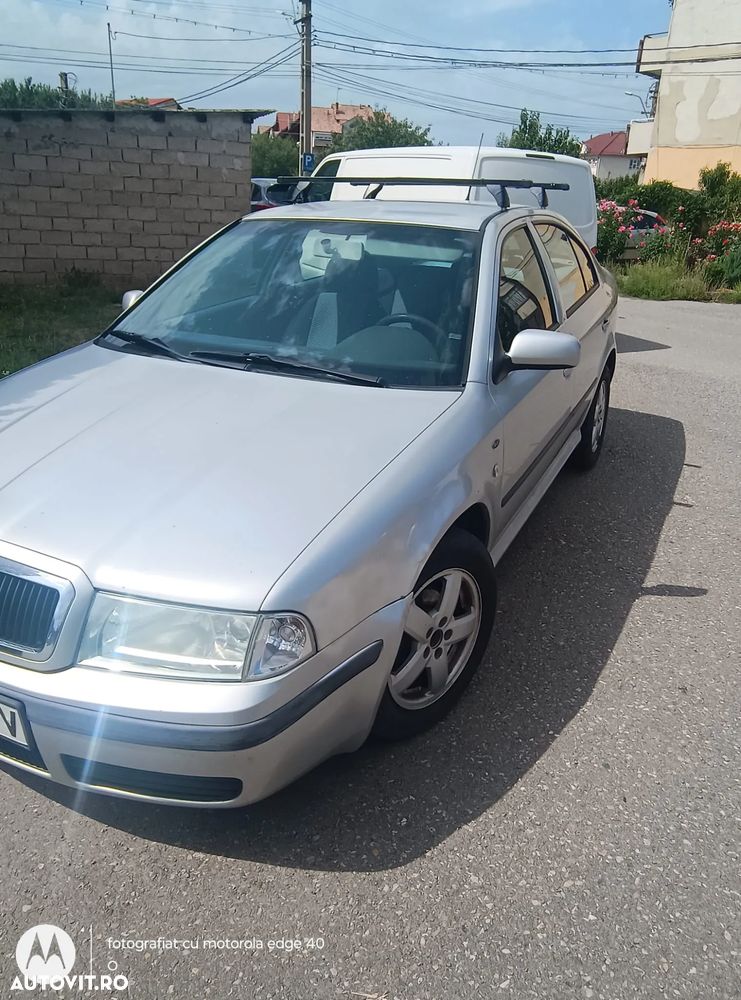 Skoda Octavia 1.6 Elegance - 2
