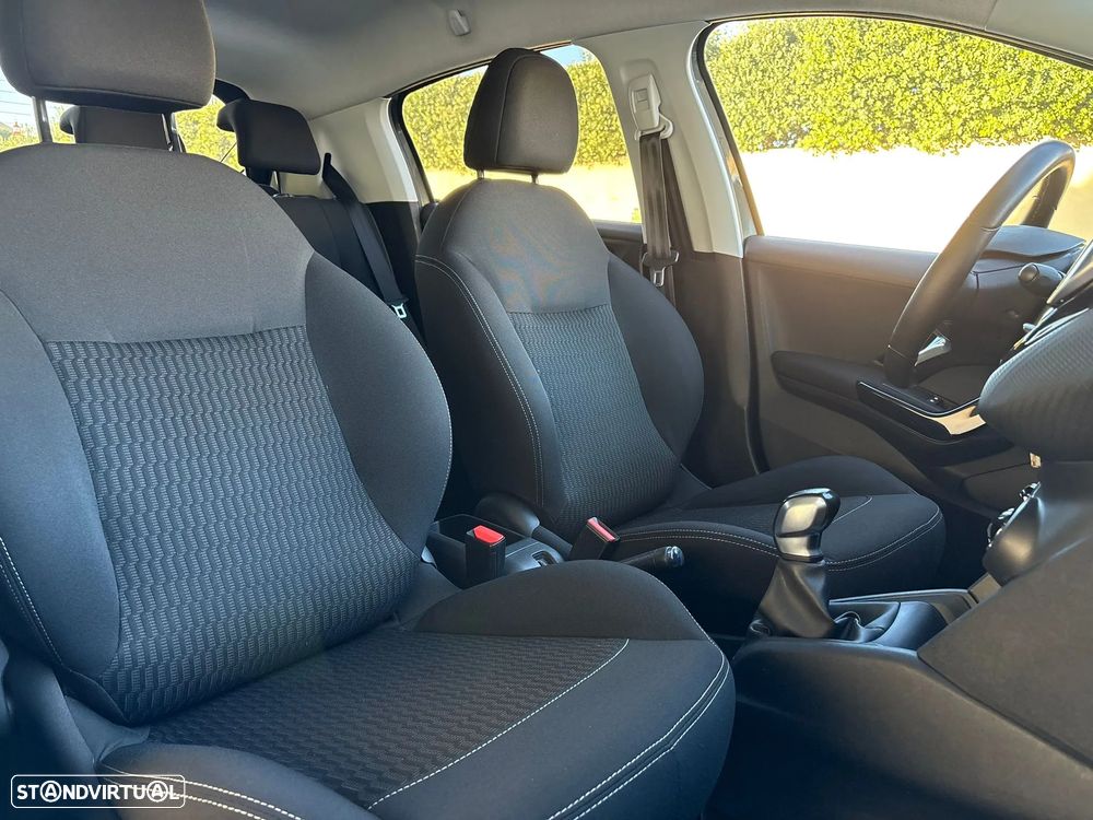 Peugeot 208 1.6 BlueHDi Style - 22