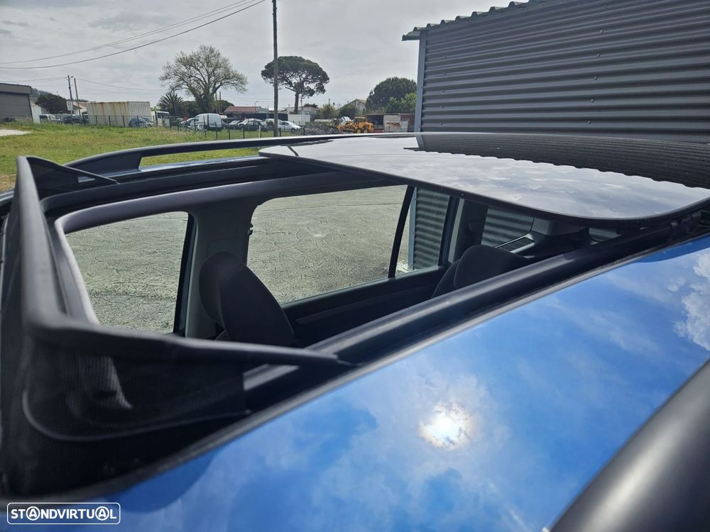 VW Touran 1.6 TDI Blue.Trendline 7L - 49