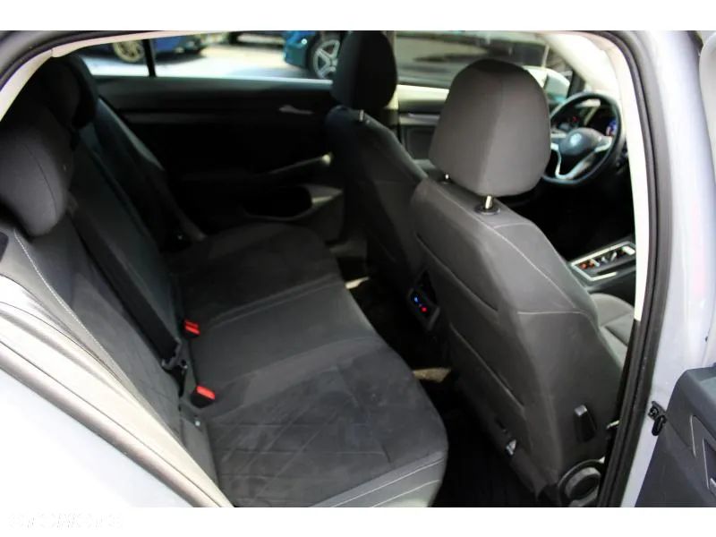 Volkswagen Golf - 16
