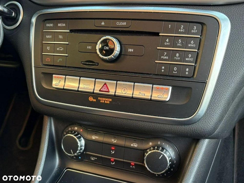 Mercedes-Benz CLA 200 7G-DCT AMG Line - 17