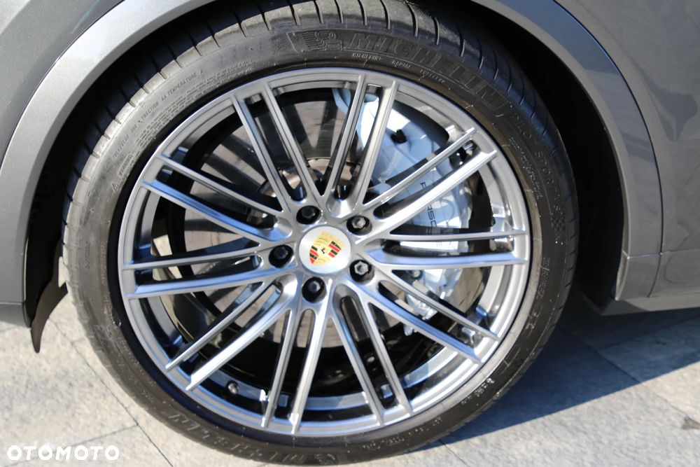 Porsche Cayenne - 14