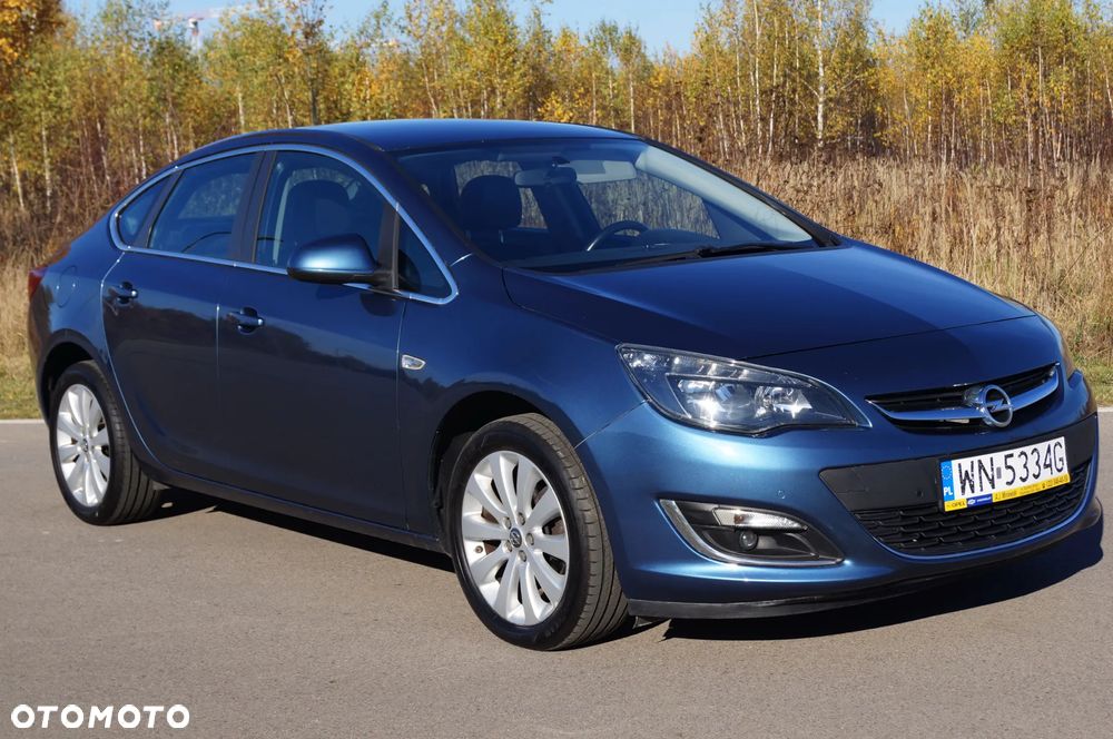 Opel Astra IV 1.4 T Executive EU6 - 4