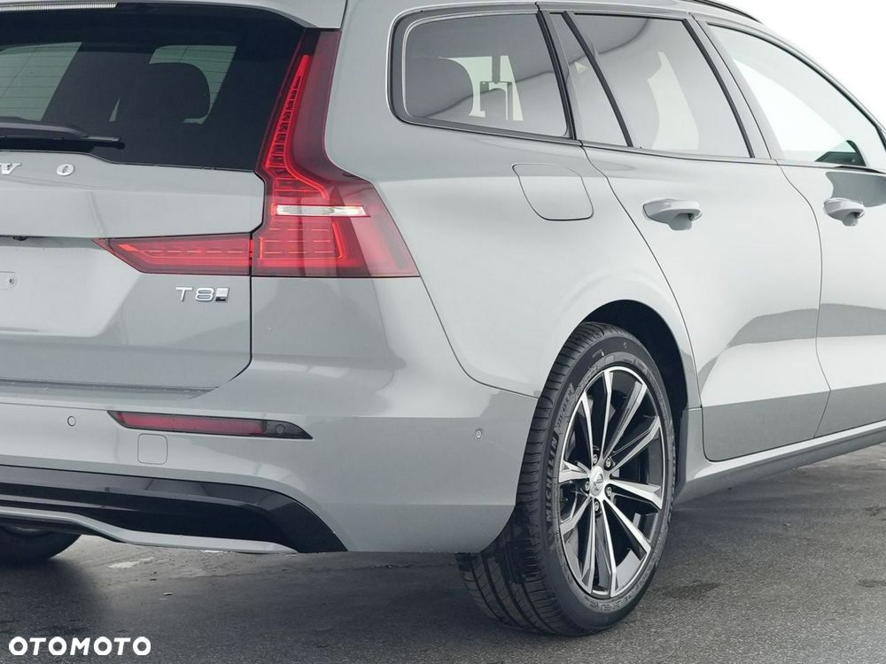 Volvo V60 T8 AWD Plug-In Hybrid Plus Dark - 11
