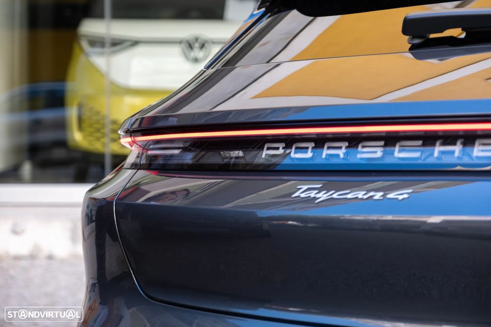 Porsche Taycan Cross Turismo 4 - 51