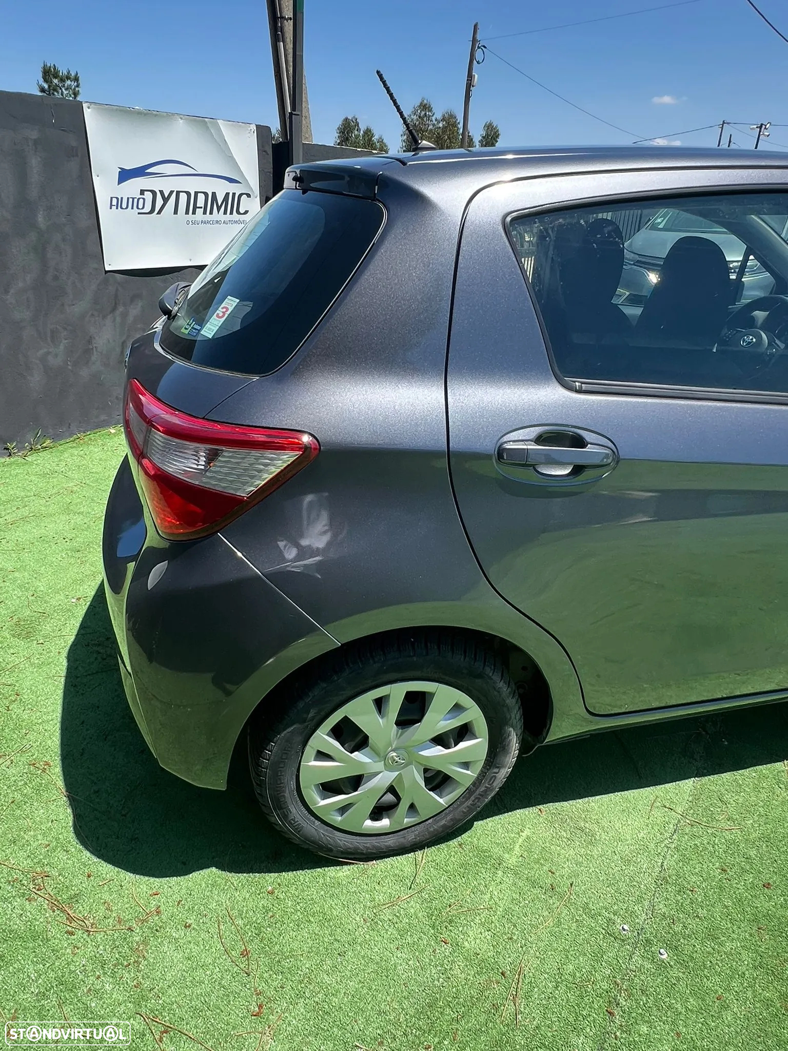 Toyota Yaris - 5