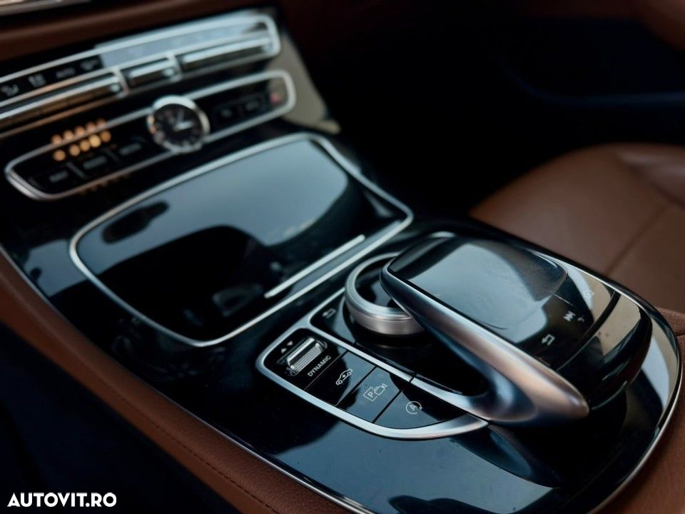 Mercedes-Benz E - 9