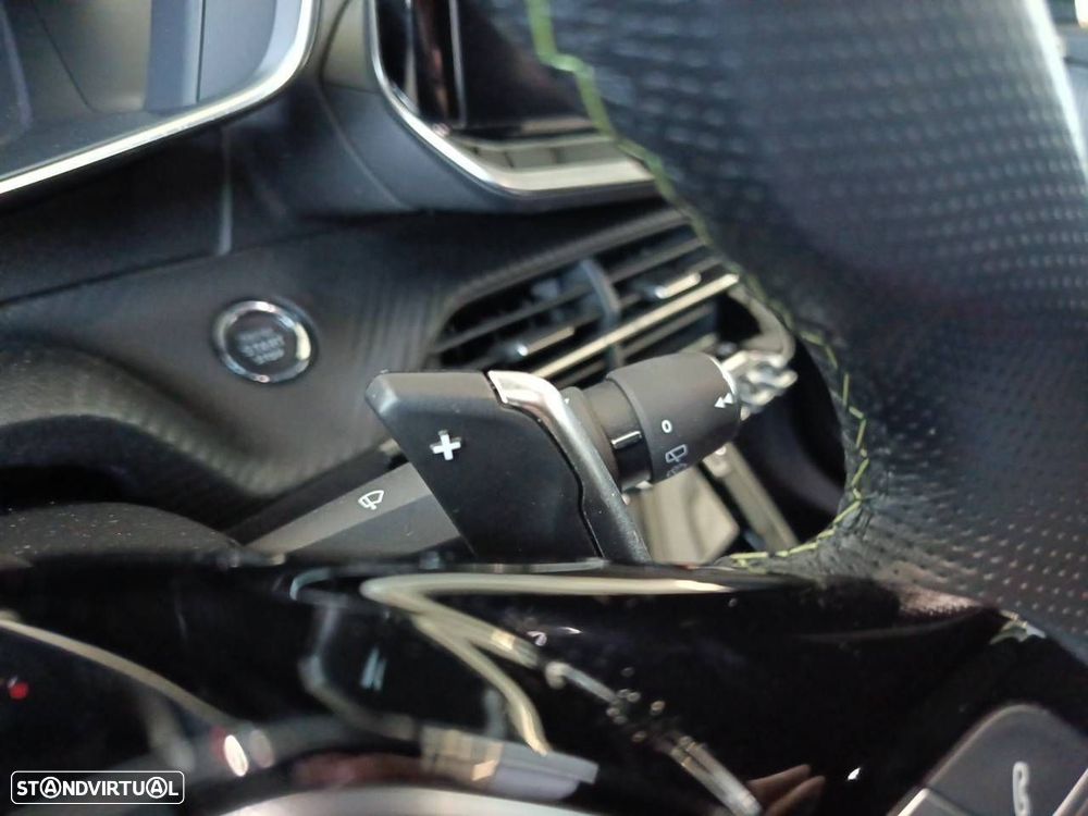 Peugeot 2008 1.2 PureTech GT EAT8 - 15