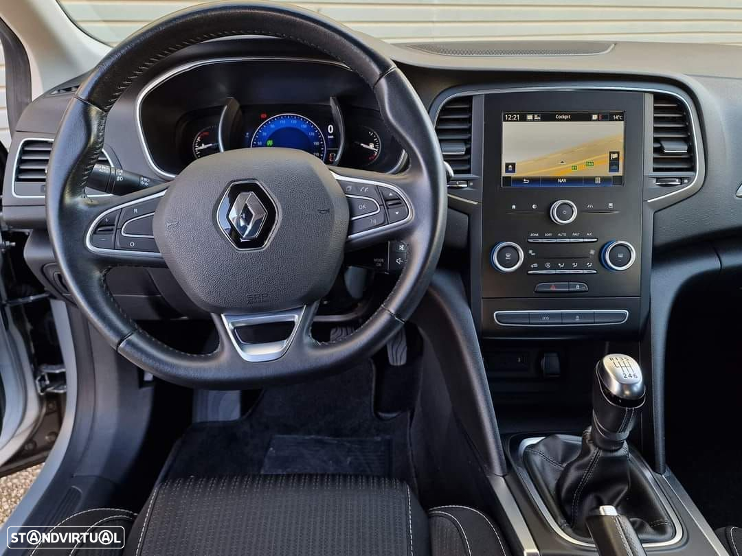 Renault Mégane Sport Tourer - 7