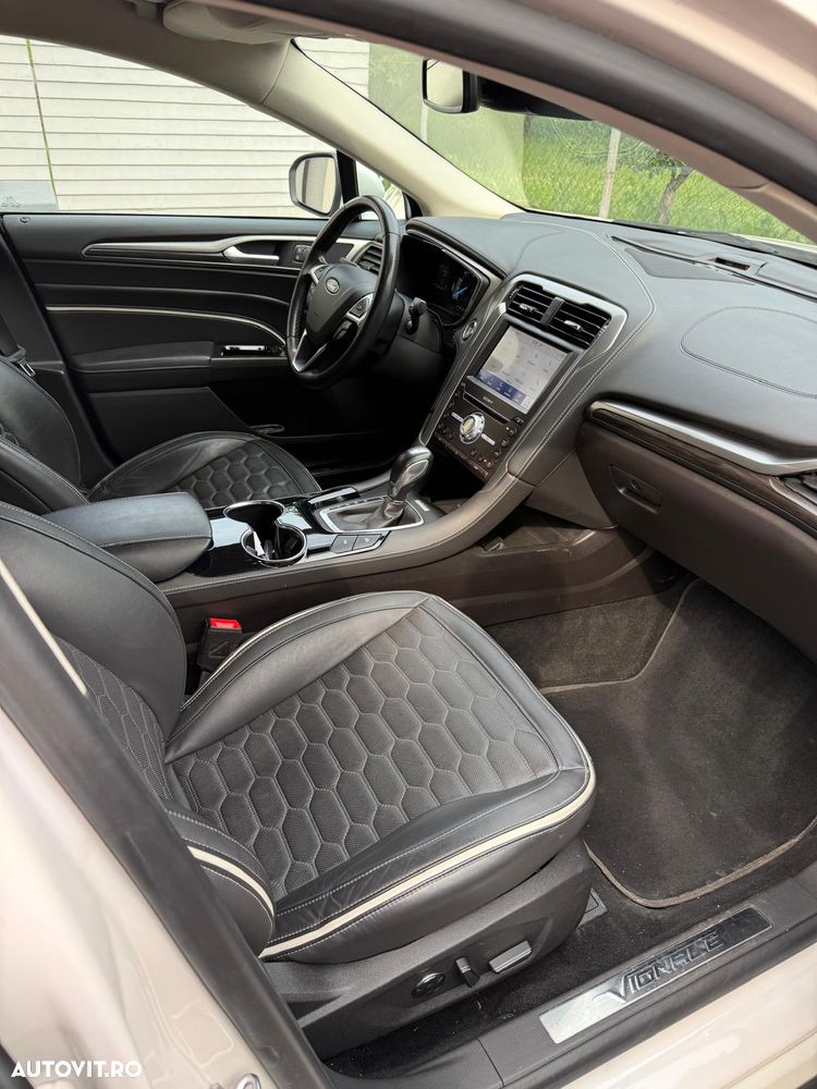 Ford Mondeo 2.0 HEV Vignale - 21