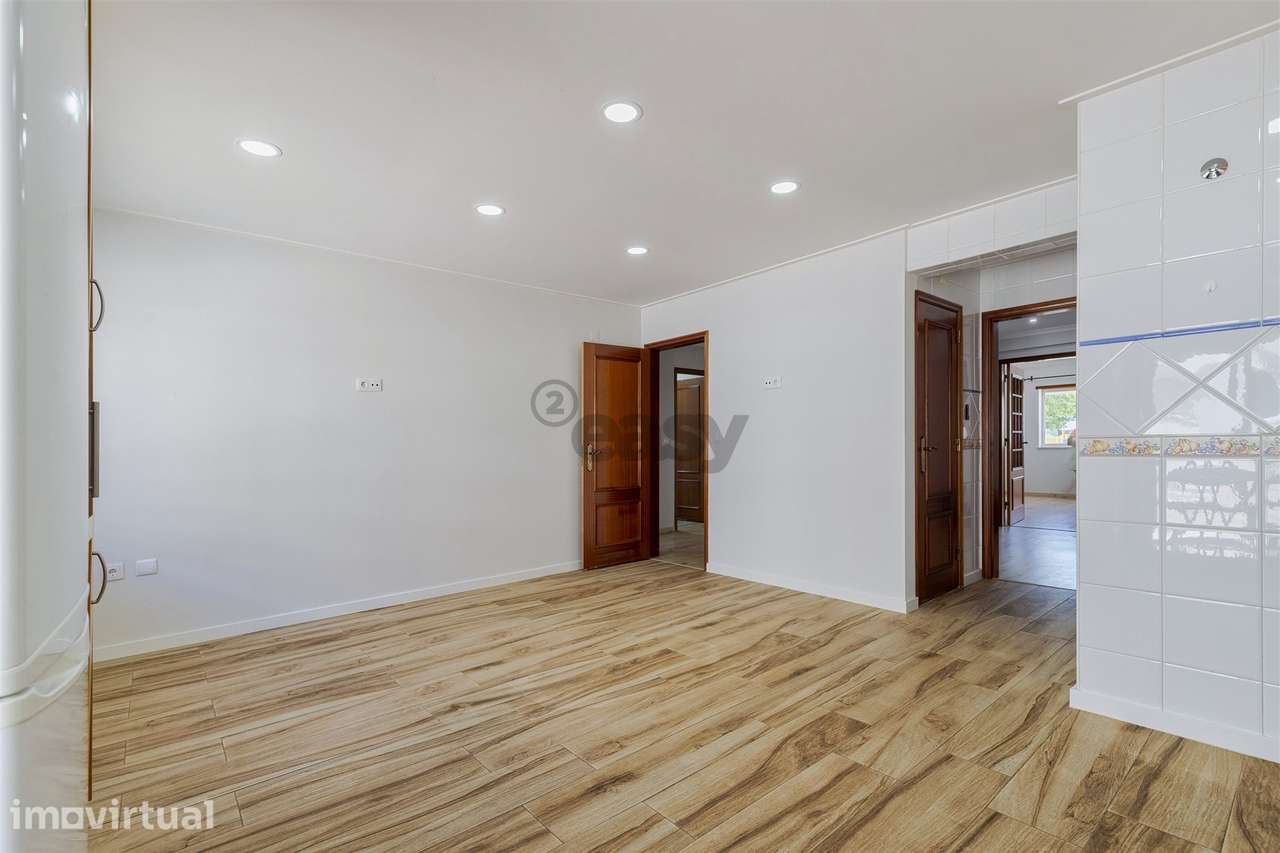 Apartamento T3 renovado, rés chão alto - Grande imagem: 3/25