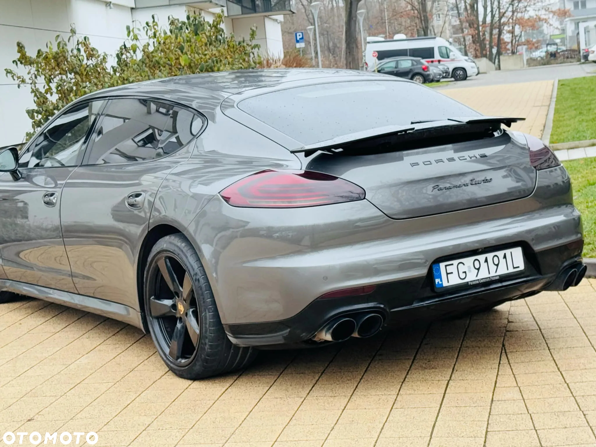 Porsche Panamera Turbo Executive - 10