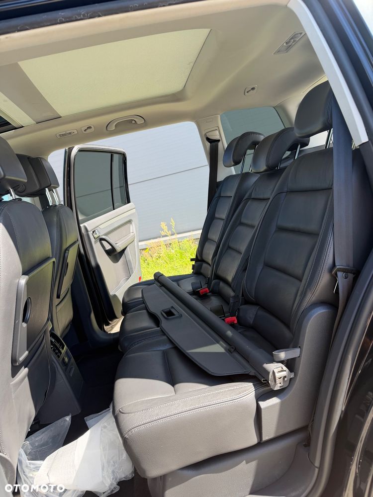 Volkswagen Touran 2.0 TDI DPF Highline DSG - 36