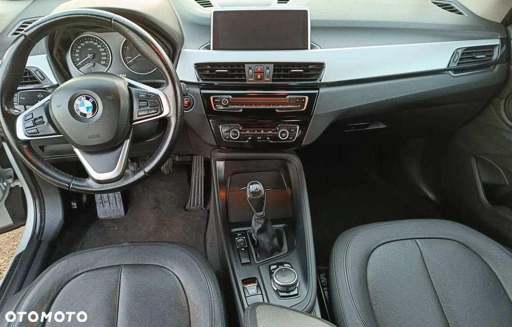 BMW X1 sDrive16d Sport Line - 14