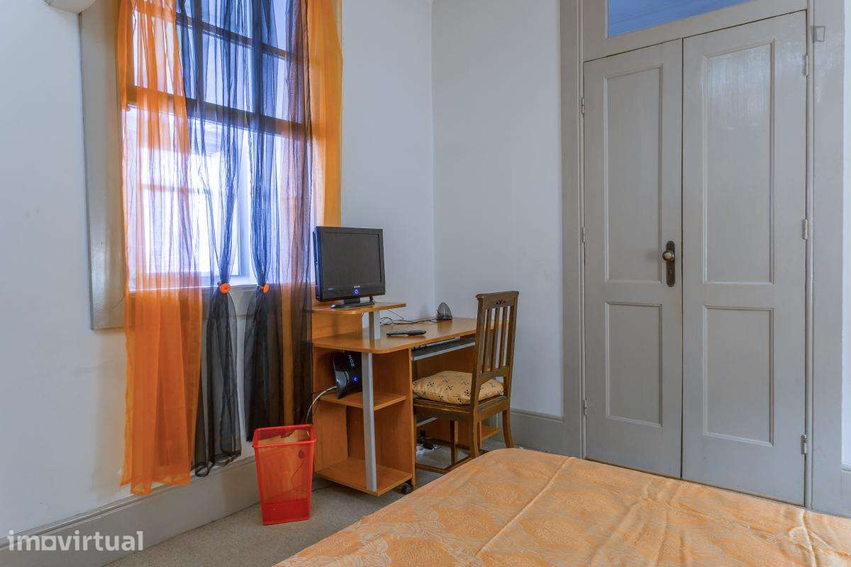 Quarto - localizado em Paranhos Porto - Grande imagem: 2/23