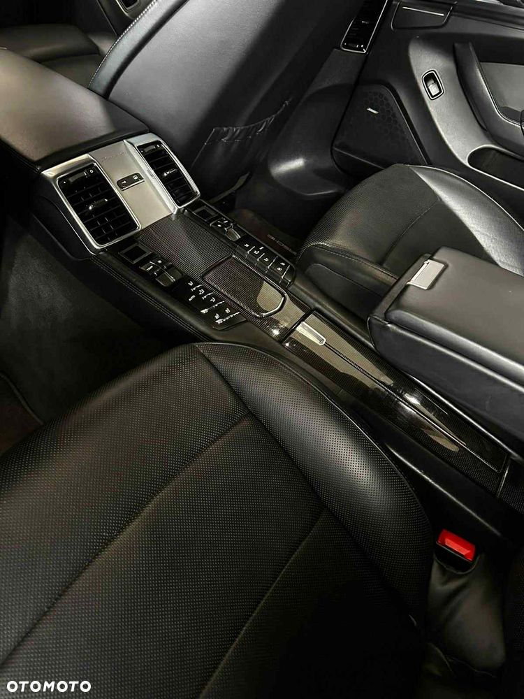 Porsche Panamera 4S - 12