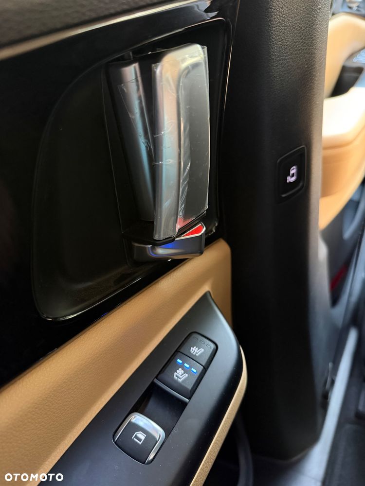 Kia Carnival - 21