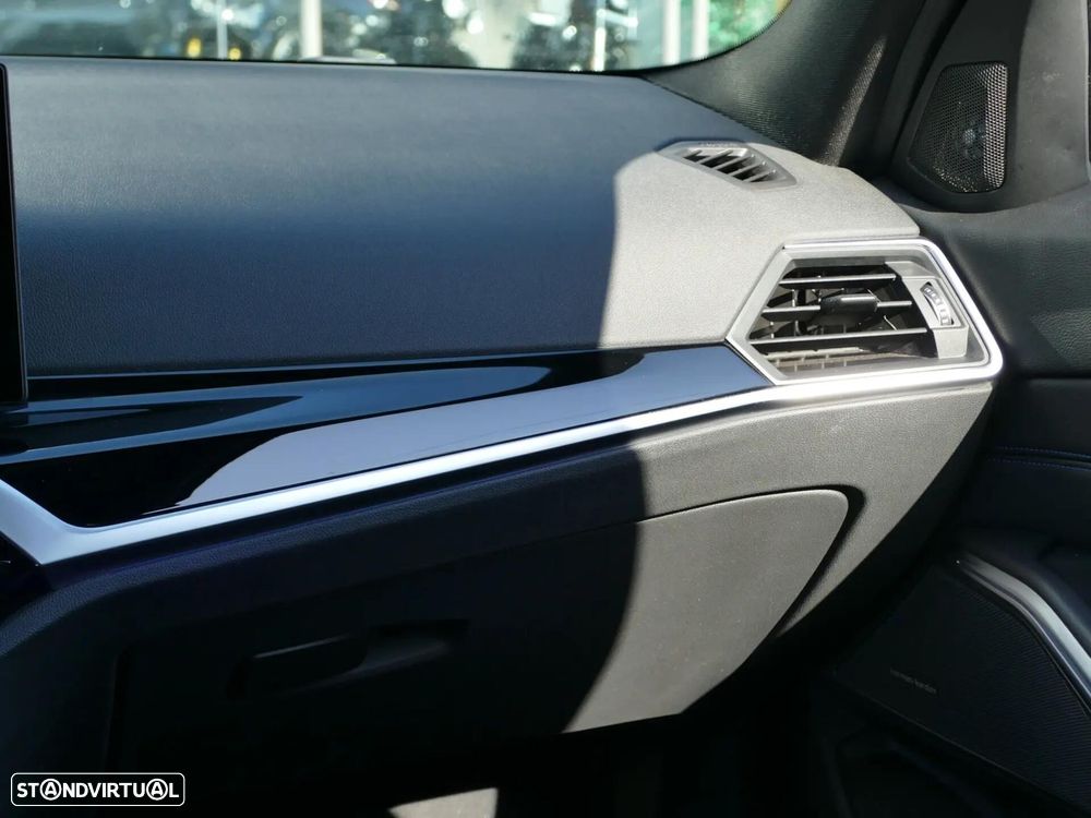 BMW 330 e Pack Desportivo M Auto - 40